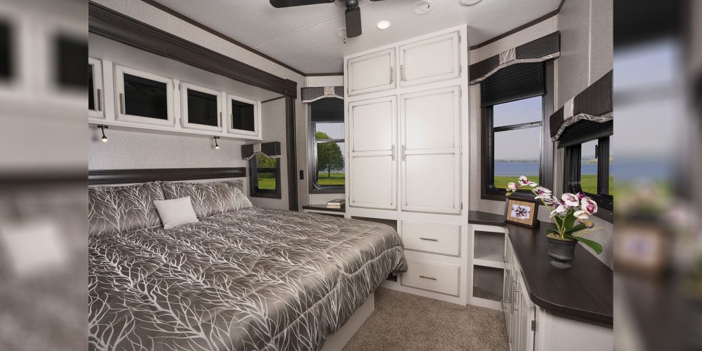 jayco-jay-flight-slx-bungalow-storage